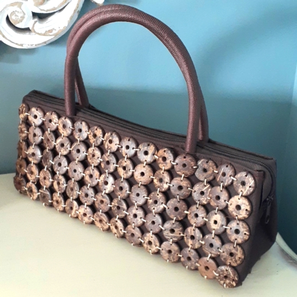 + Vintage brown wooden bead adorned baguette handbag